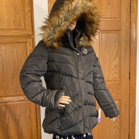 Madden Olive Green puffer coat/ attached hood with removable faux fur trim - Picture 7 of 14